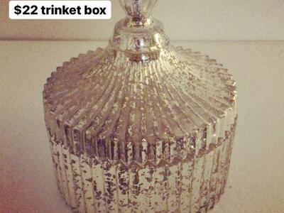 Elegant trinket box for your vanity