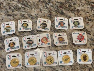 Hat /Lapel NBA, MLB, NFL