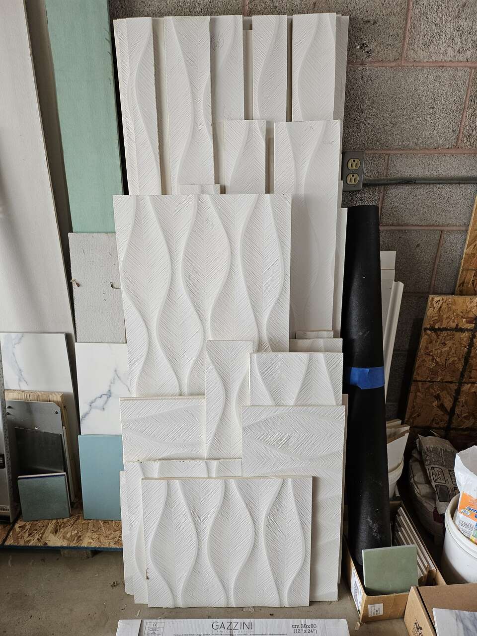 Porcelanosa London Deco Matt tile