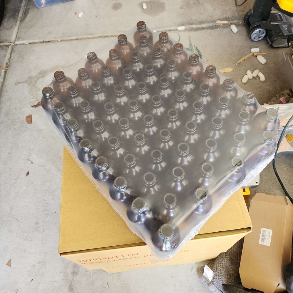 4oz Glass Amber bottles with flip lids