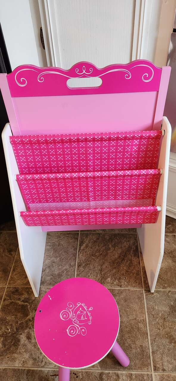 Delta Children Kids Easel and Play Station – Ideal for Arts & Crafts Disney