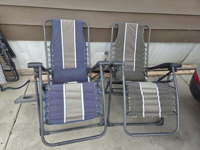 Zero gravity lounge chairs 1 with table $50 each