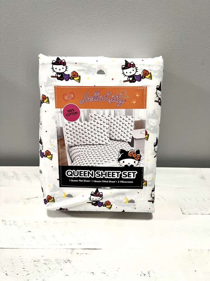 Halloween Hello Kitty Queen Sheets