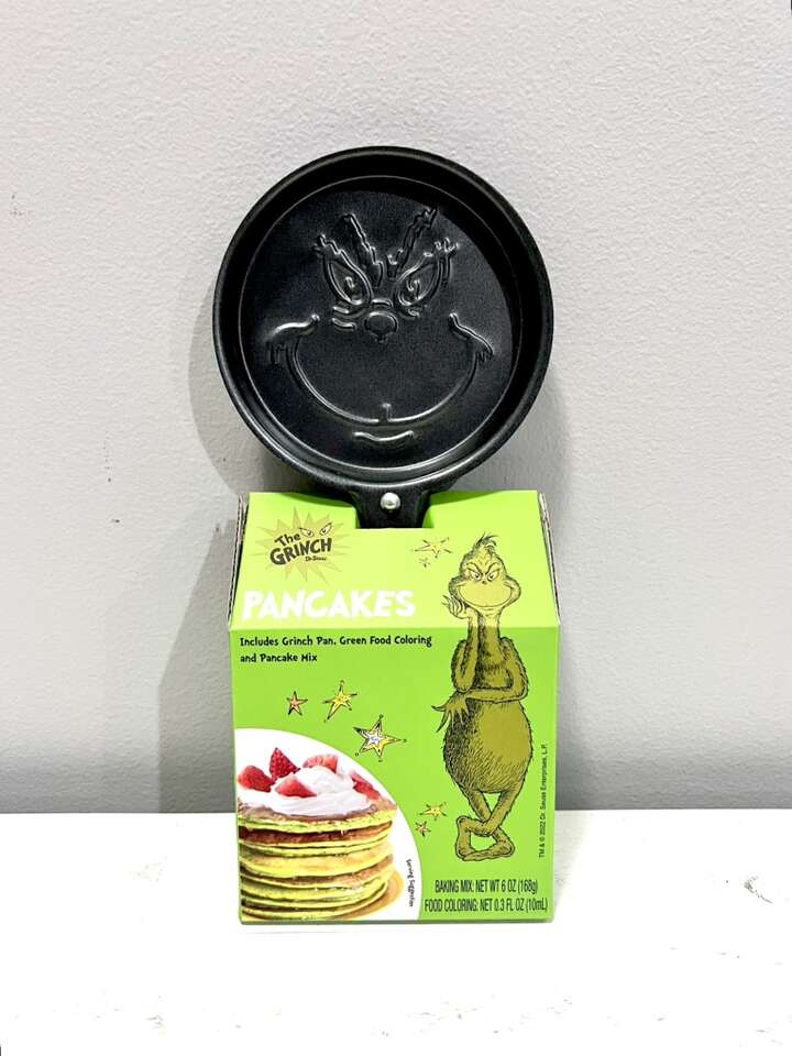 Christmas The Grinch Pan and Pancake Mix