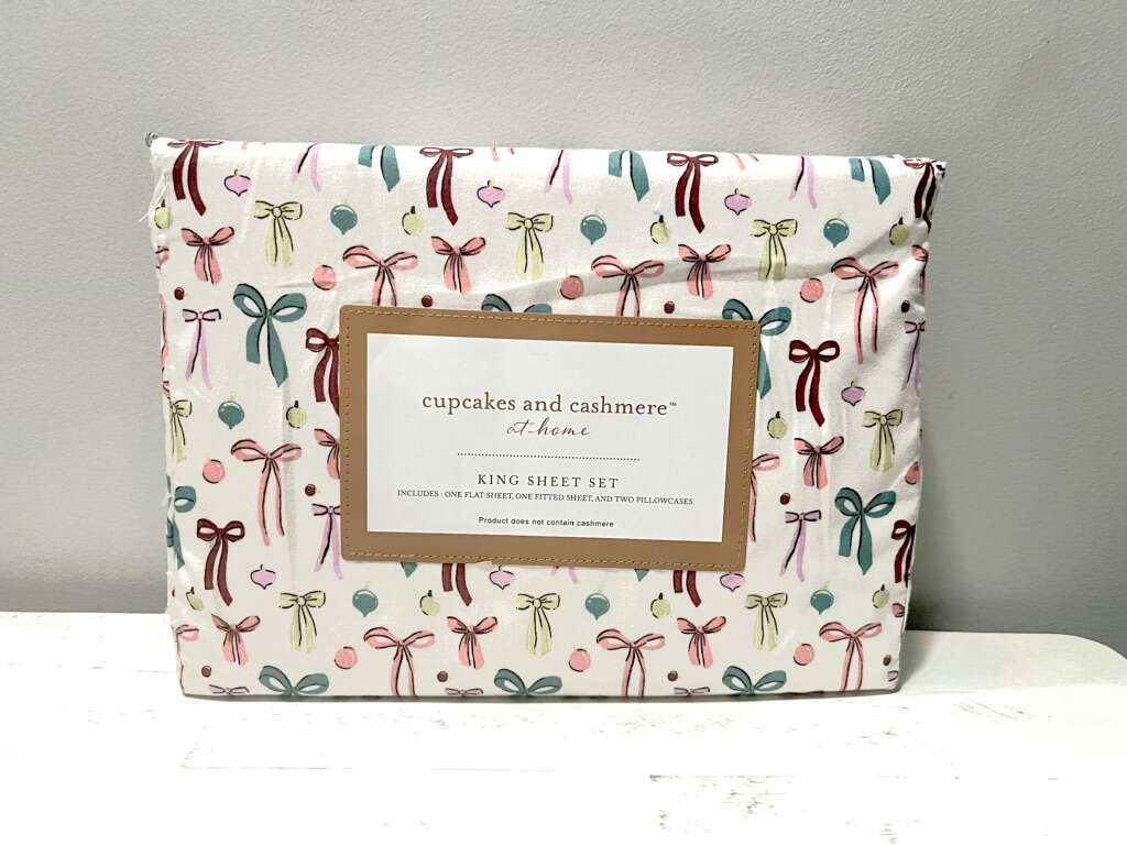 Christmas Ornaments & Bows King Size Sheets