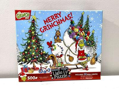 The Grinch Holiday Magic Light-Up Puzzle