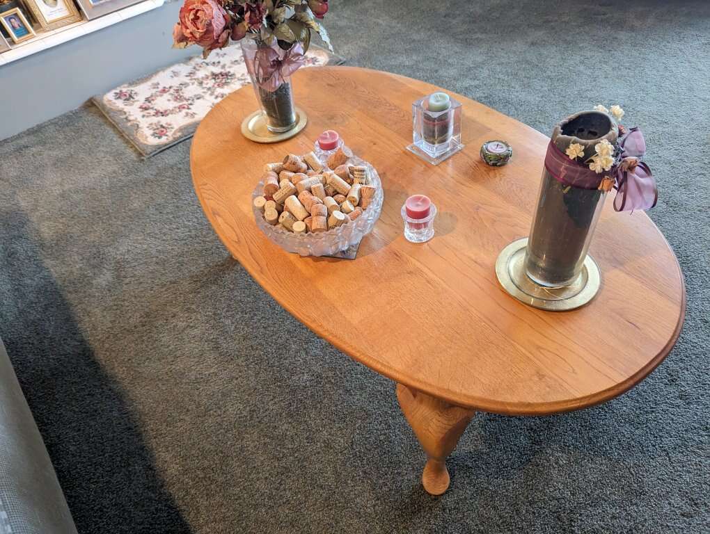 Dinning room table and chairs Furniture