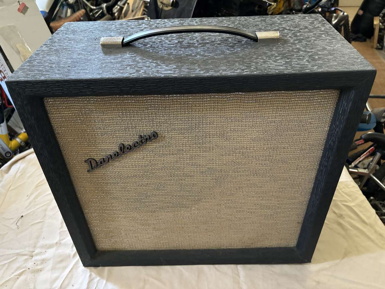 Vintage Danelectro DM 25 guitar amp head with matching cabinet. 60s tube amp.