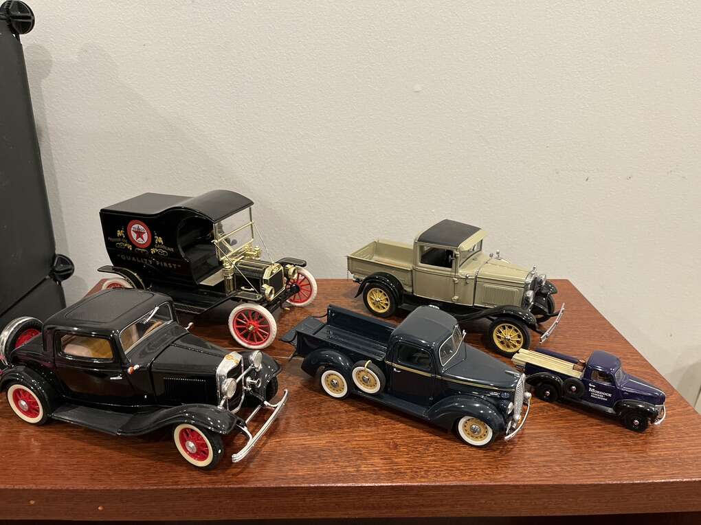 Collectible Diecast Car And Trucks