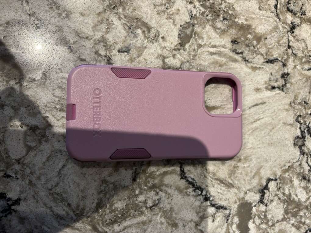 OtteRbox Commuter Series For Iphone 15 pink