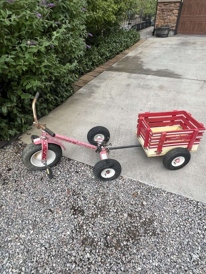 Montana Toys Vintage TRiKe With Trailer