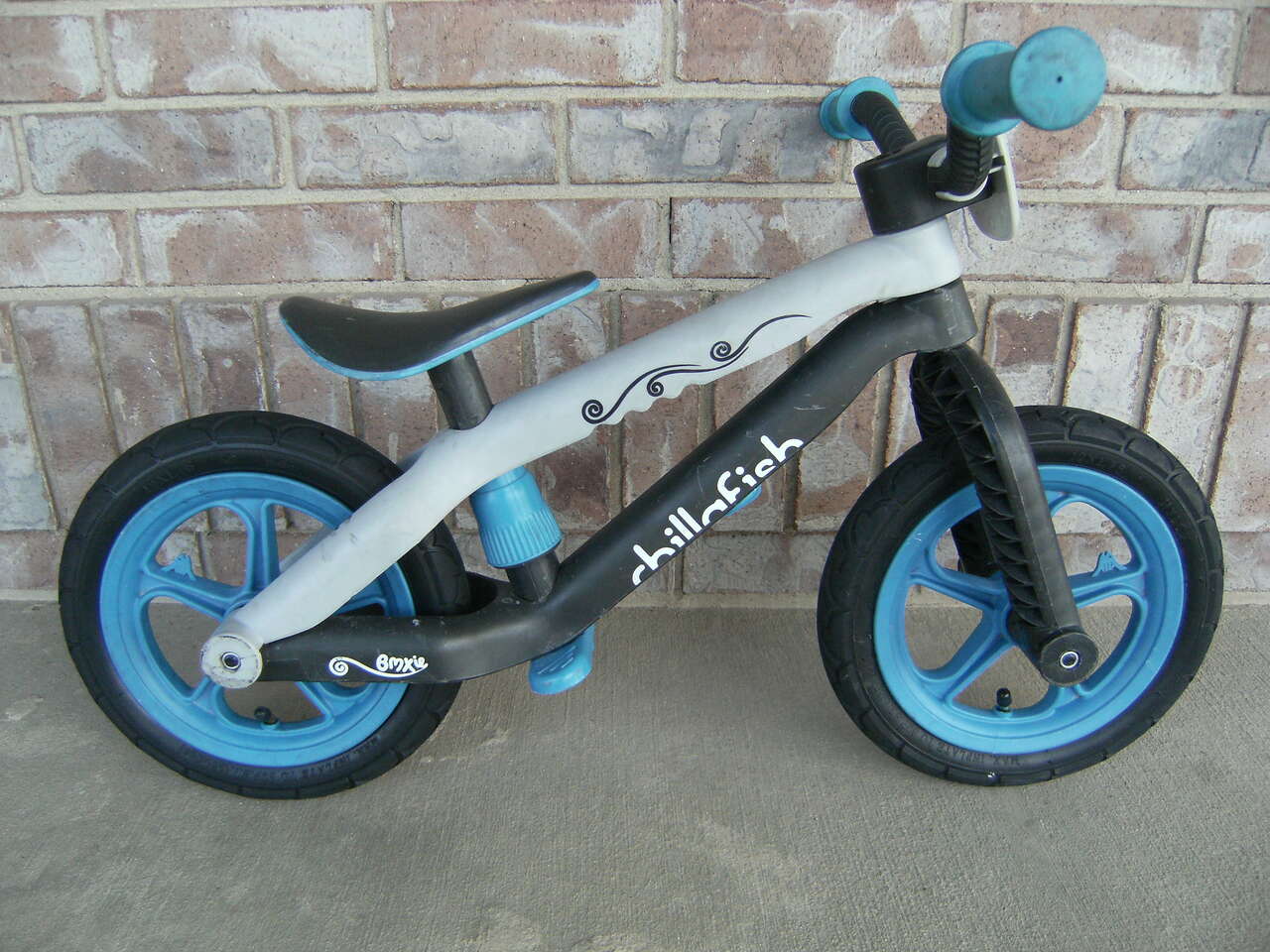 Chillafish balance bike discount blue