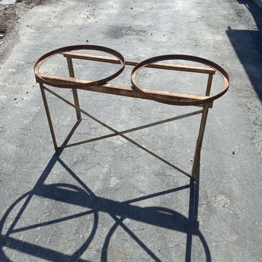 Old Wash Tub stand