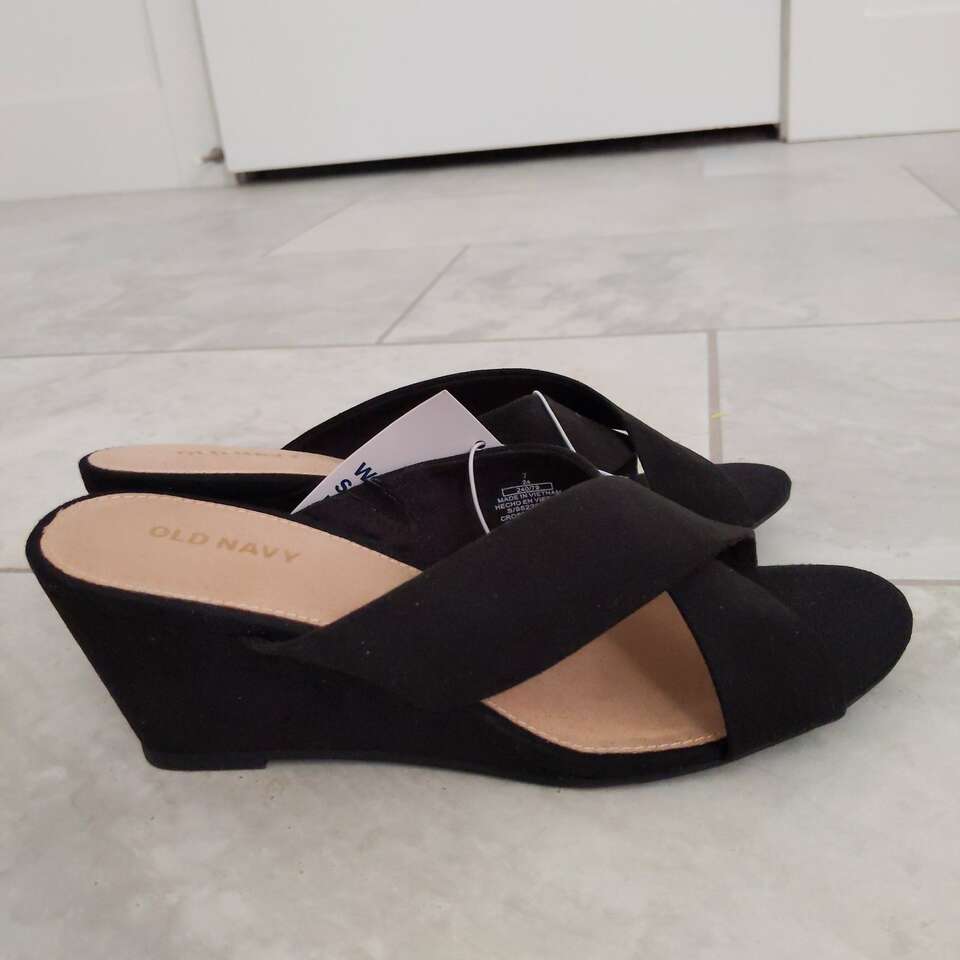 Women's Size 7 Youth 5 1/2 Faux Suede Wedge