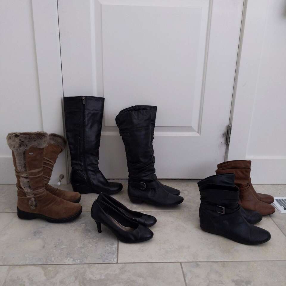Women's Size 6 Boots and Shoes Real Leather!