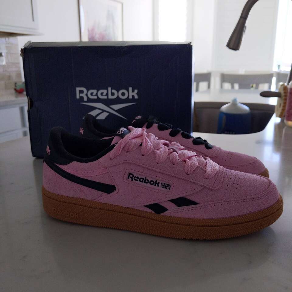 Brand New Girls Reebok Sneakers Size 5.5