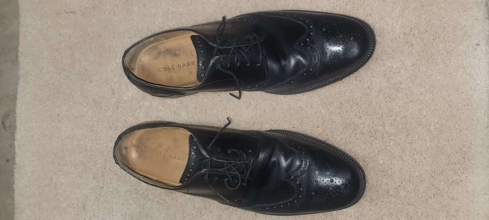 Cole Haan wing tip oxford dress shoes