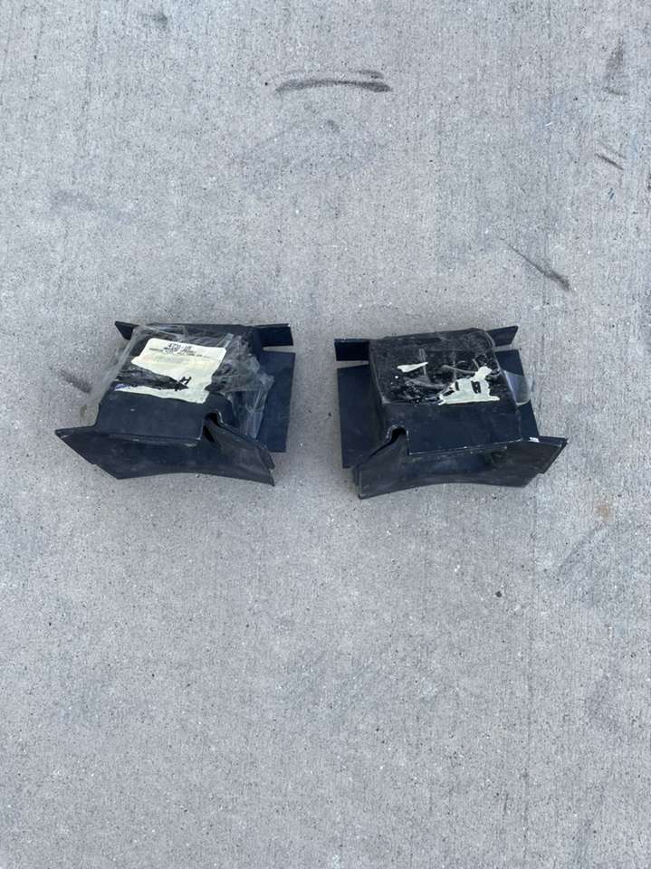 65 Mustang Mounting Plates, Axle Frame Bumper