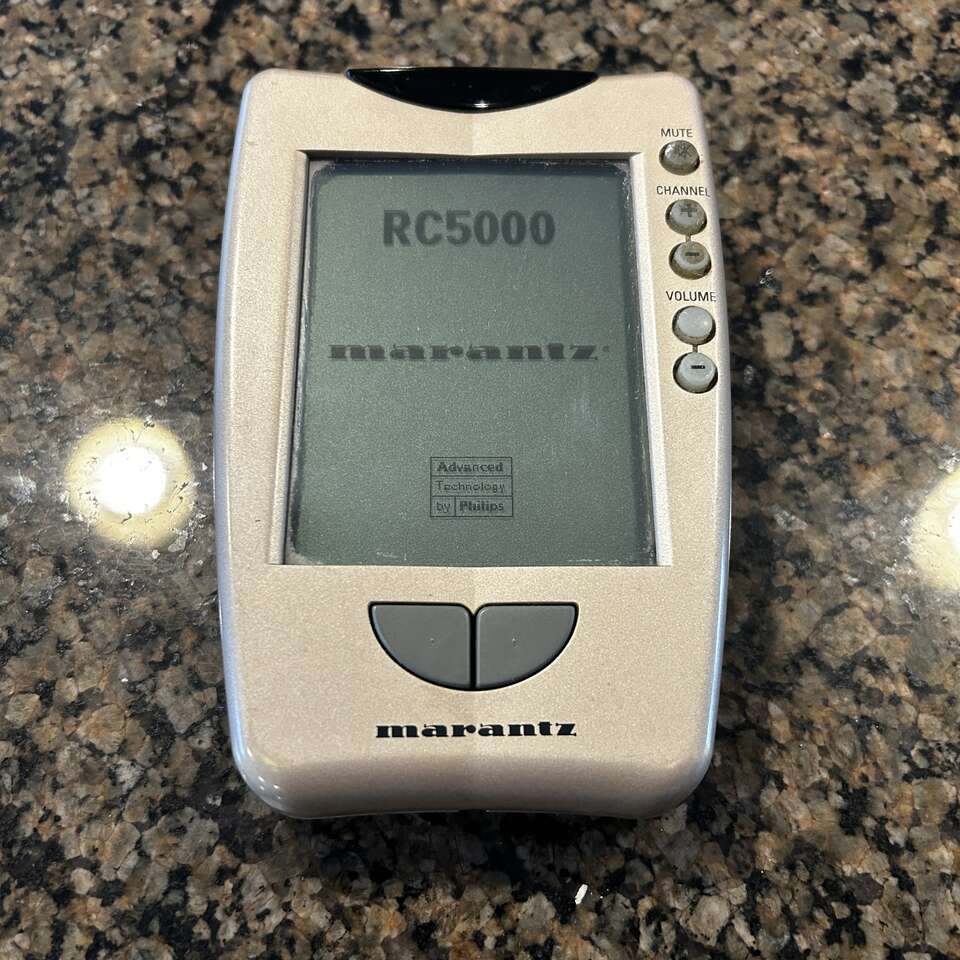 Marantz Programmable Touch Screen Remote - RC5000i
