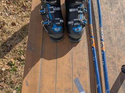 Solamon 11 boots and Scott ski poles