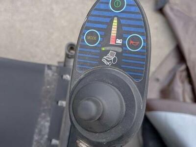 Fast motorized wheelchair