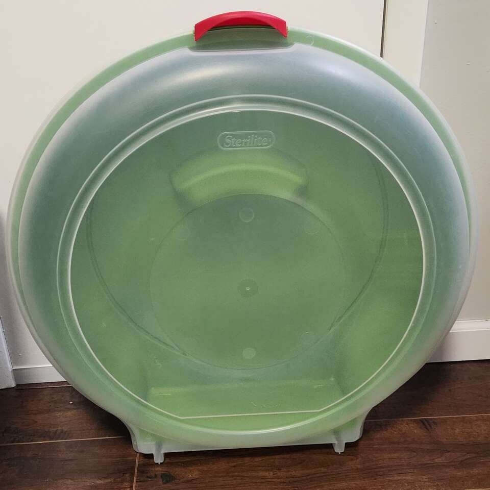 Wreath storage container