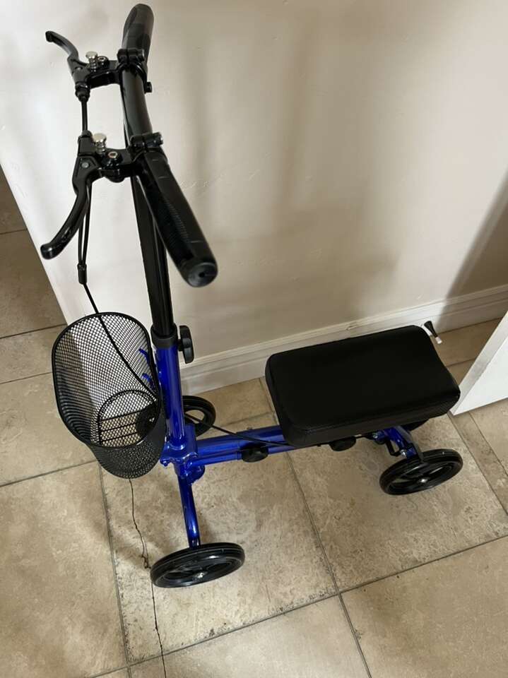 Wheelchair,, Knee, Scooters, Walkers 4 Rent
