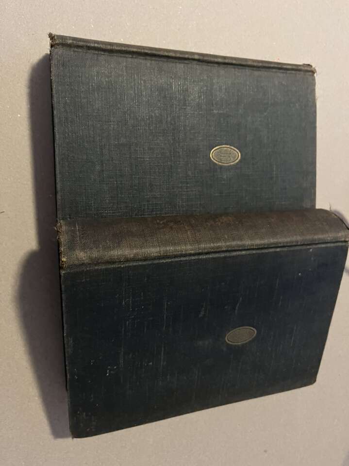 1925 An American Tragedy Volume 1 And 2