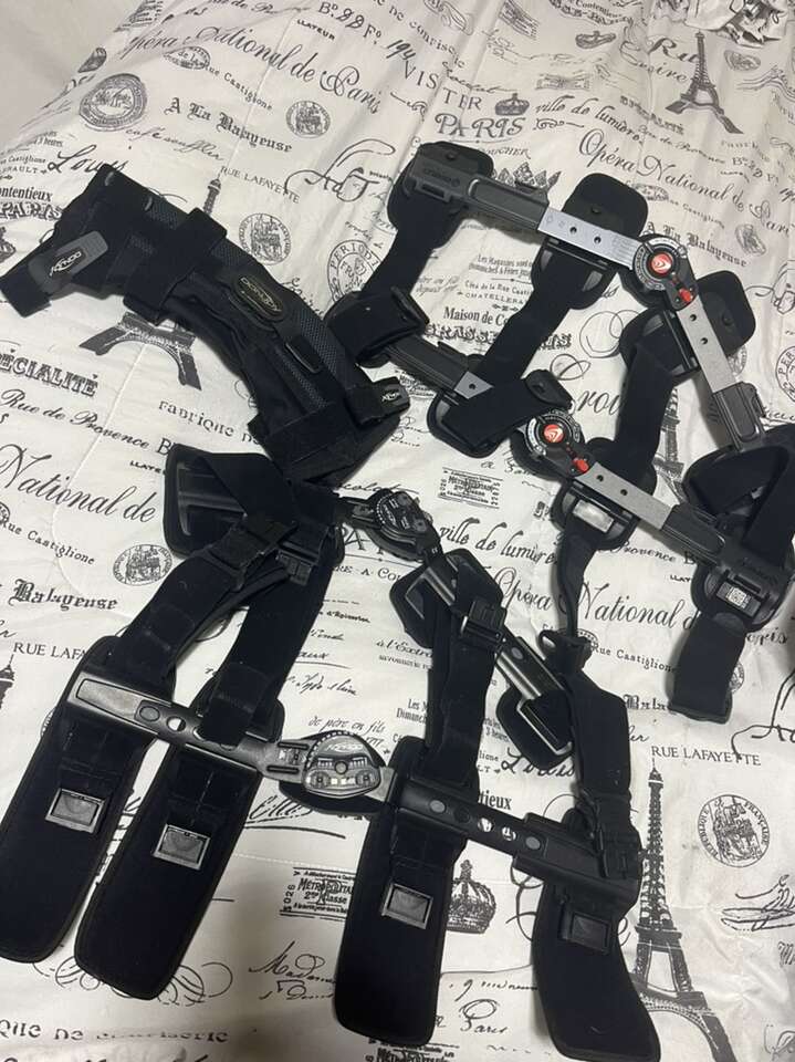 Right And Left Knee Braces $29 each