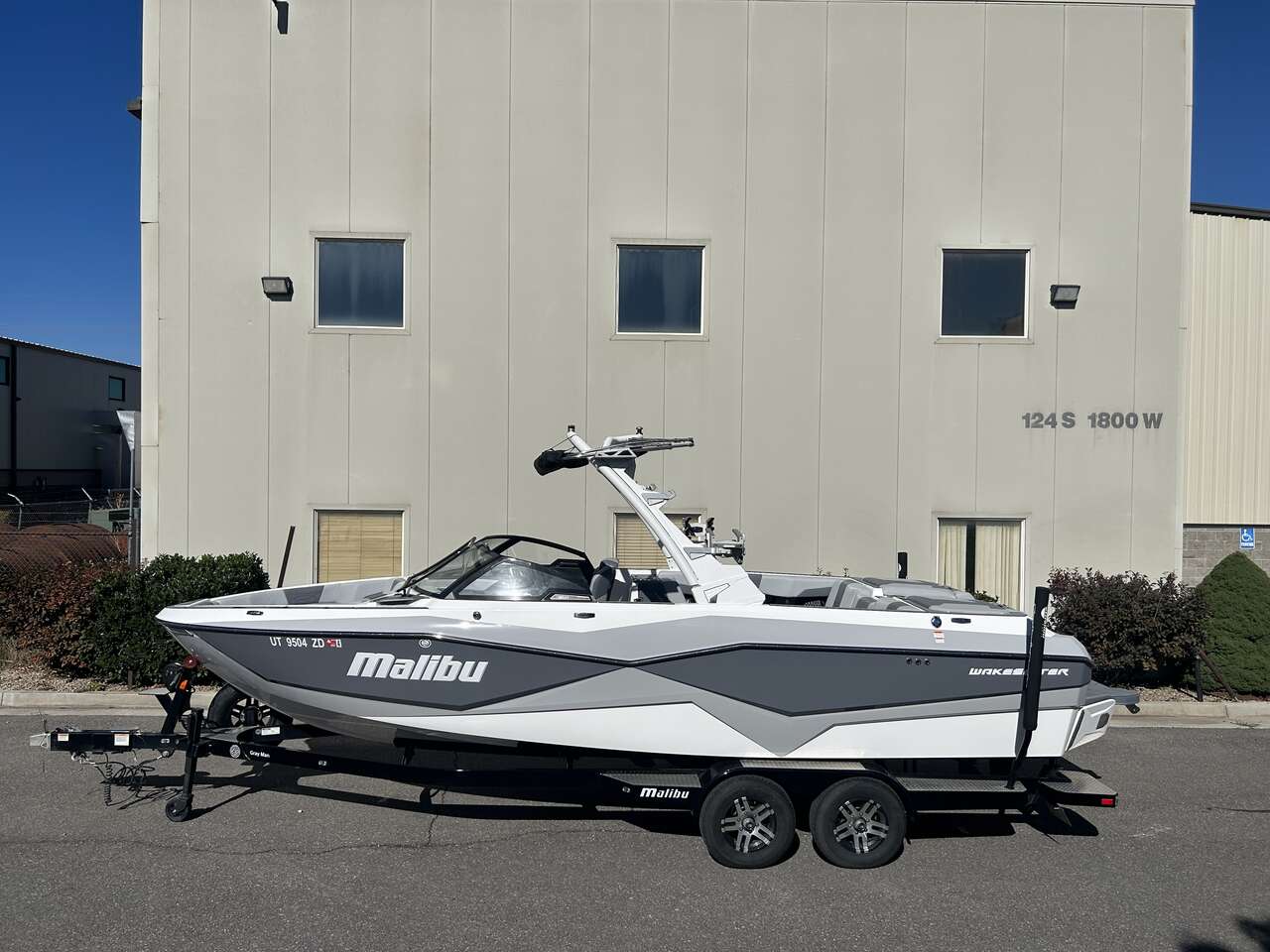 2023 Malibu 25 LSV – Great Condition