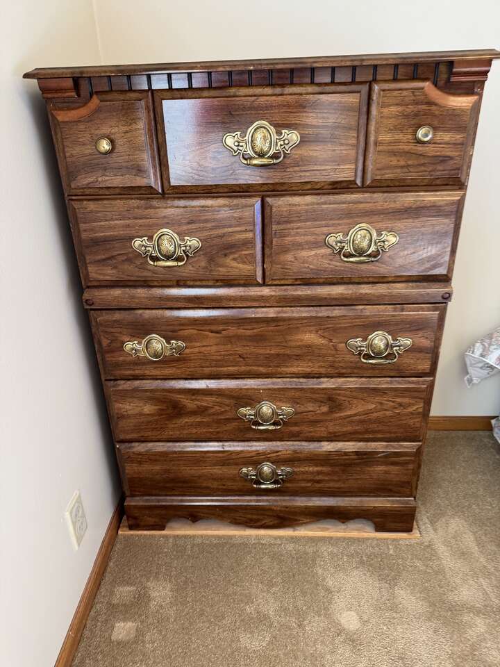 5Drawer Dresser in Dark Brown Wood Furniture