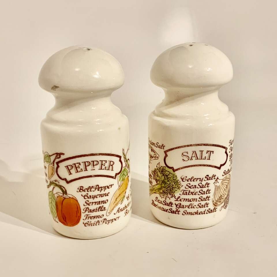1981 Avon Country Salt & Pepper Shaker Set