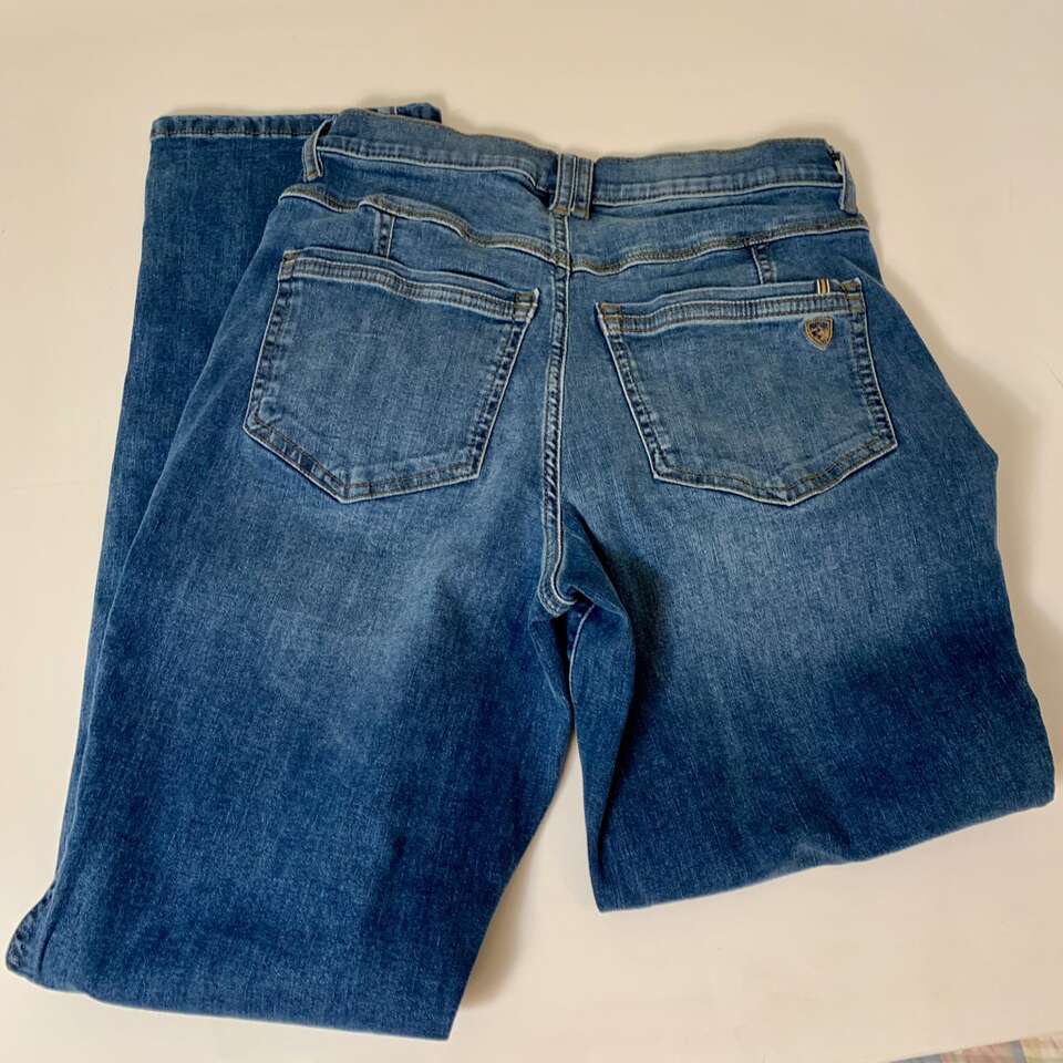 Kuhl size 4 Denim straight Jeans Kühl
