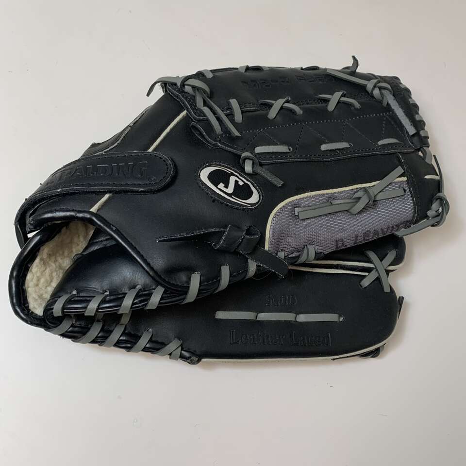 Never Used Leather Spalding 13.5 Baseball Glove