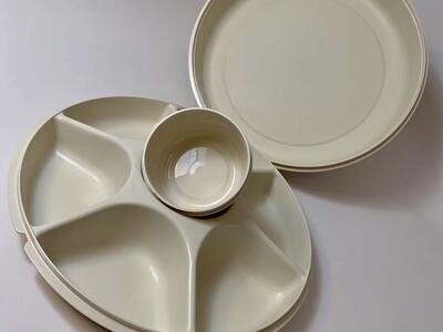 Party Tray With Top And Dip Container Tupperware