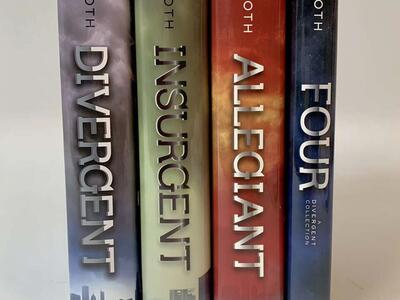 Divergent Book Series Hardcovers w Dust Jackets