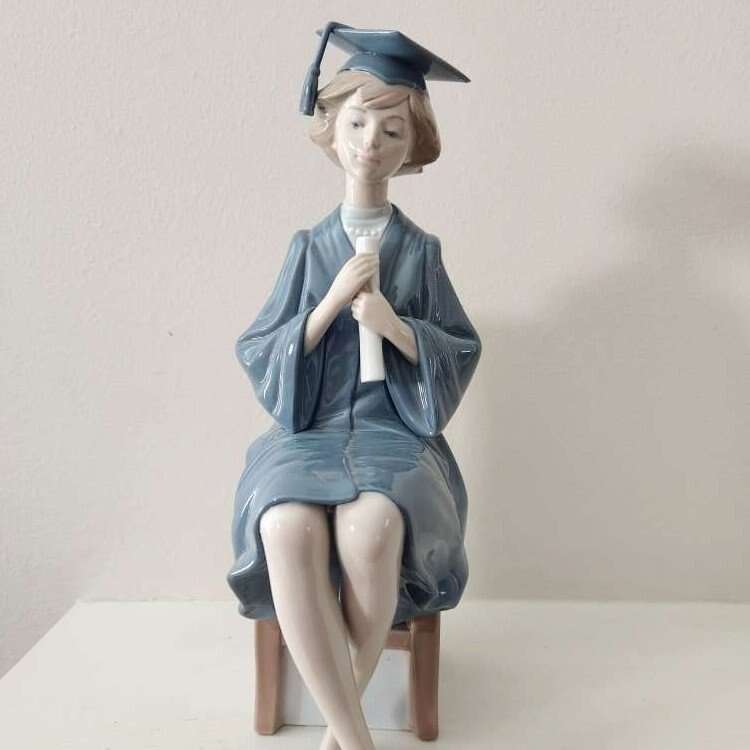 Lladró Graduate Girl