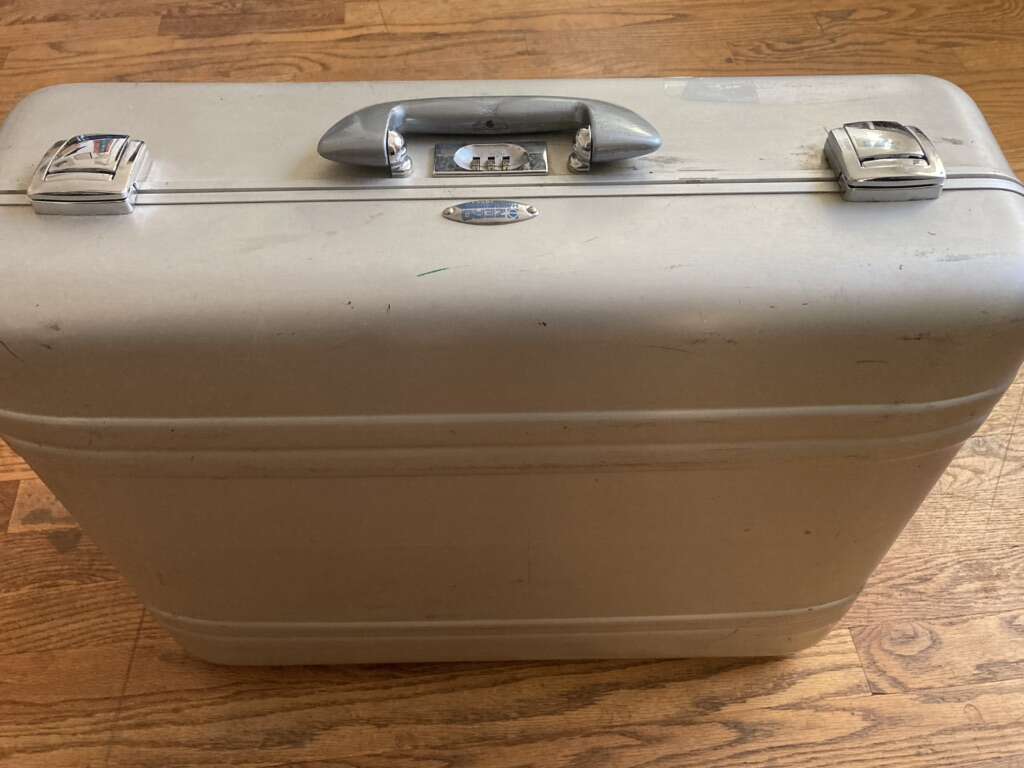 Zero Halliburton 16.5x20.5x6.5