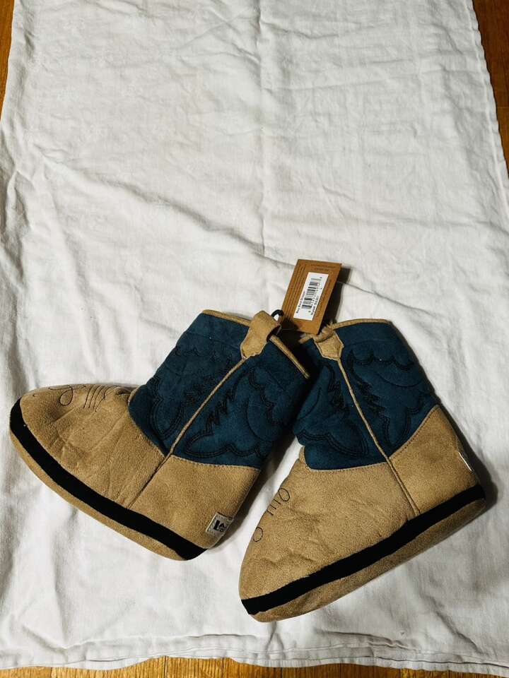 New Fuzzy  Indoor Girls & Boys Slipper Boots