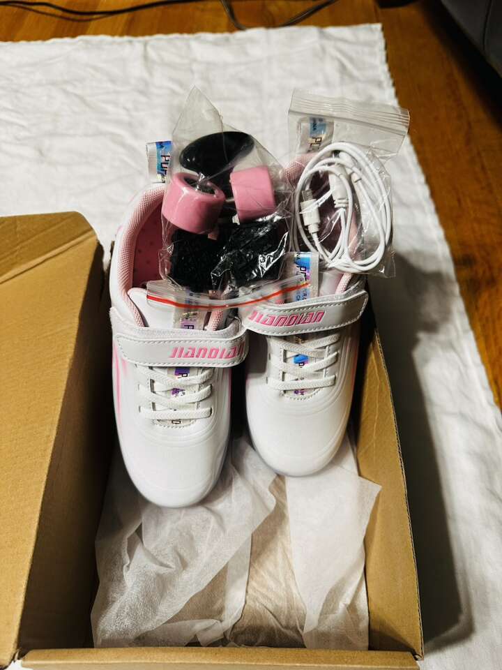 Girl's Size 36 Skating Light Up Shoes