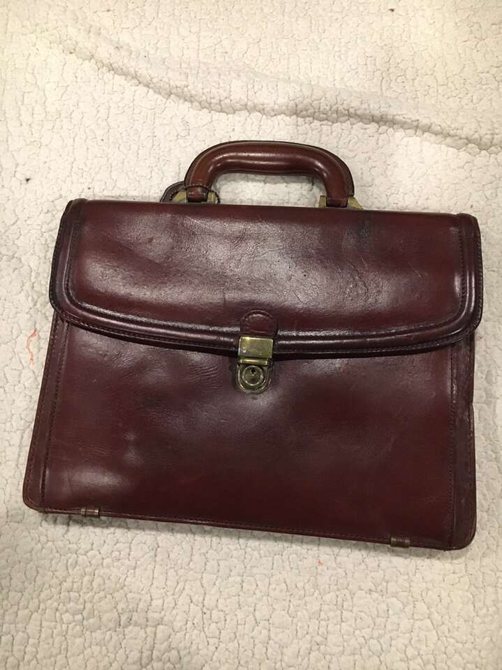 Ultrabook Laptop Size Leather Briefcase.