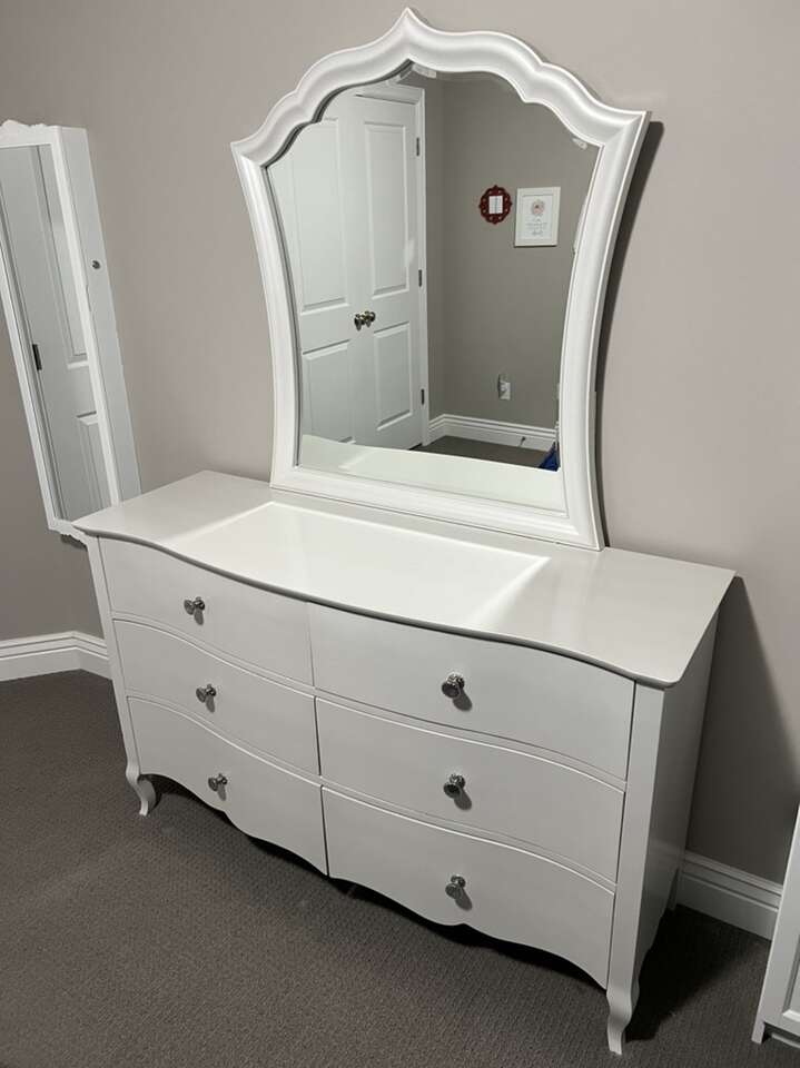 White 6 Drawer Dresser with Mirror Furniture