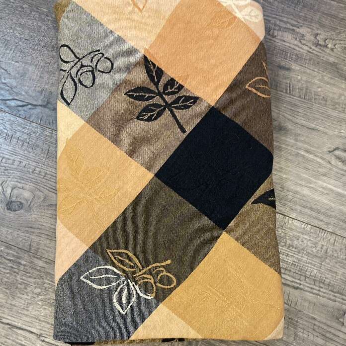 64 In Round Tablecloth