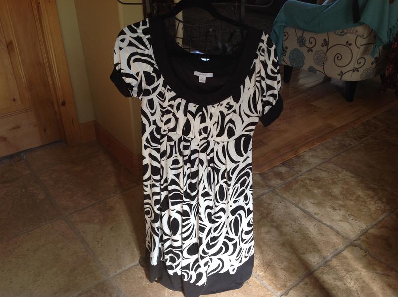 WOMENS DRESSES-SIZE M.