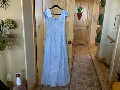 BEAUTIFUL MODEST FORMAL DRESSES