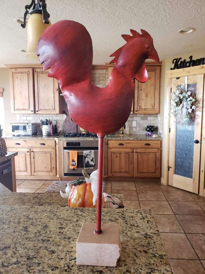 BEAUTIFUL BRAND NEW RED METAL ROOSTER-22 INCHES TALL. CASH/VENMO ONLY