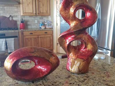 BEAUTIFUL BRAND NEW HOME DECOR SET 7-12 INCHES TALL. CASH/VENMO ONLY