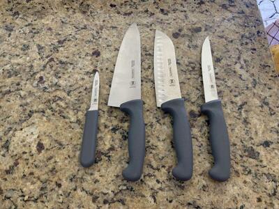 LIKE NEW TRAMONTINA STAINLESS STEEL CHEF KNIFE SET. CASH/VENMO ONLY