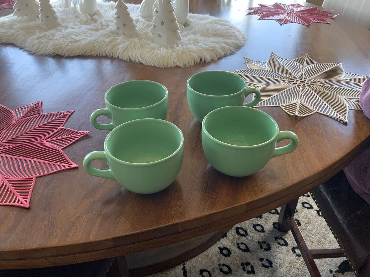 4 BEAUTIFUL LARGE MINT GREEN COFFEE/SOUP MUGS. IN BRAND NEW CONDITION. CASH/VENMO ONLY