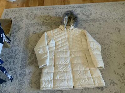 BEAUTIFUL BRAND NEW-NEVER WORN. COLUMBIA WOMEN’S LONG PUFFER HOODED JACKET. SIZE XXL. CASH/VENMO